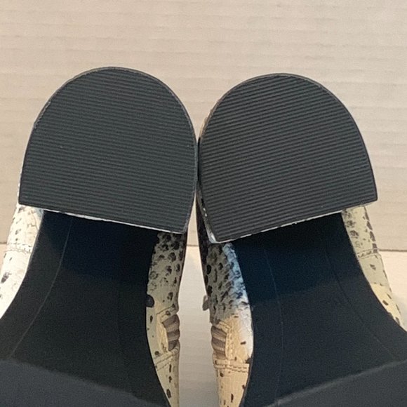 Steve Madden Womens Snake Skin Pattern Ankle High Boot Zipper Sides Size 5.5M - Picture 5 of 13